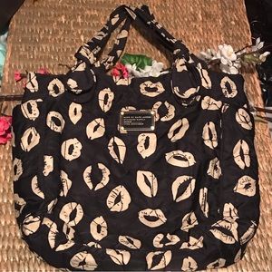 MARC BY MARC JACOBS WORKWEAR LIPS BLACK & CREAM QUILTED NYLON TOTE BAG